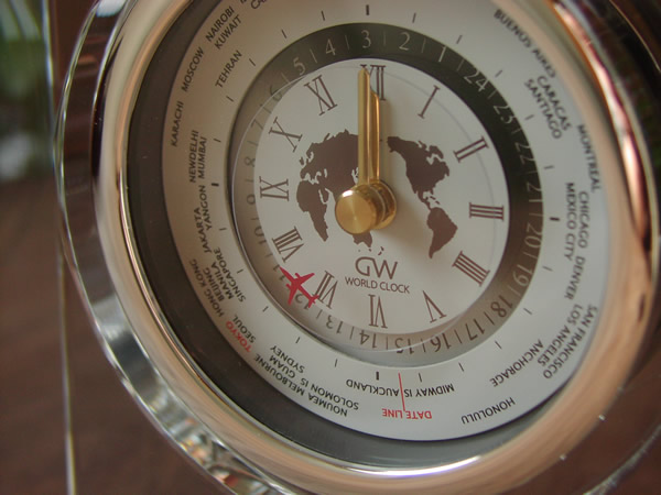カーヴ世界時計の時計盤面